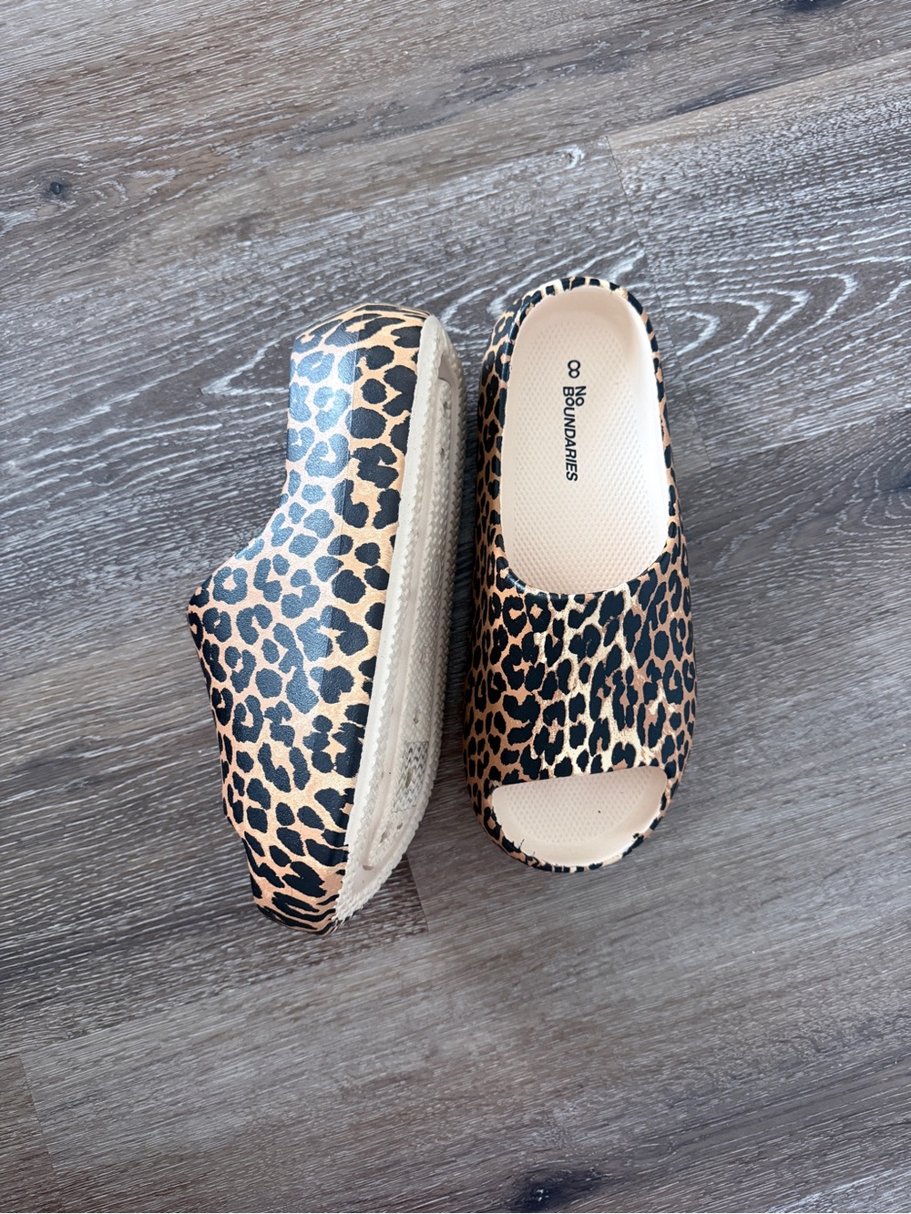 No Boundaries Leopard Slide Sandals in Beige and Black - Picture 2 of 2